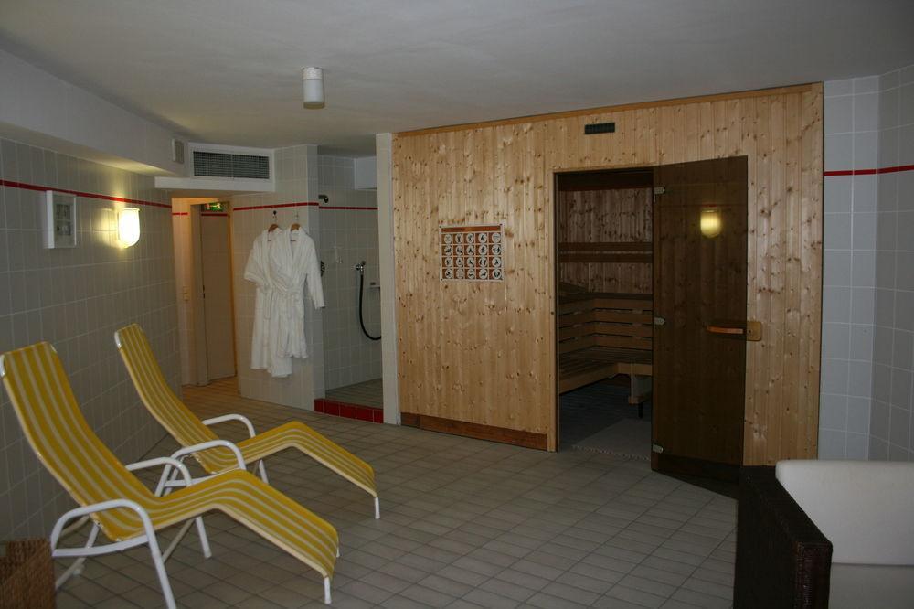 Radisson Center 3*