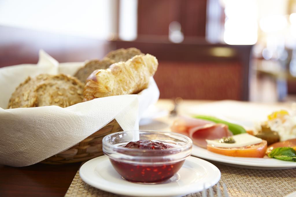 Hotel Radisson Center 3*